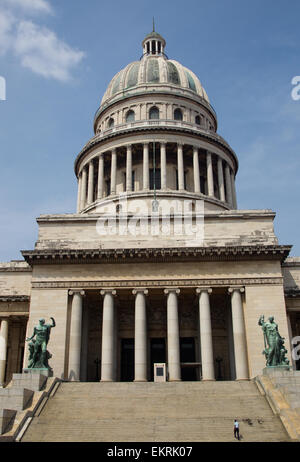 El Capitolio ou la construction de la capitale nationale, La Havane a été le siège du gouvernement cubain jusqu'en 1959, maintenant l'Académie des Sciences Banque D'Images