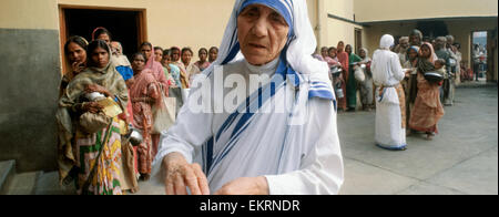 Mère Teresa de Calcutta (Mère Theresa) à sa mission d'aider les pauvres, affamés et personnes qui souffrent au Calcutta, Inde Banque D'Images