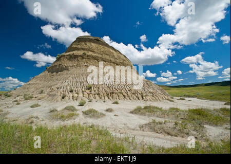 Les badlands de Killdeer dans l'Édifice de l'Est du parc national du Canada de la Saskatchewan ; Banque D'Images