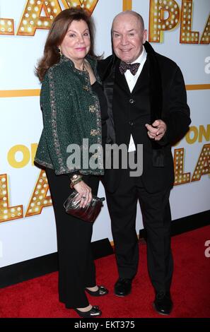 Soirée d'ouverture après partie pour ce n'est qu'un jeu, s'est tenue à l'hôtel Marriott Marquis Hotel - Arrivées. En vedette : Marsha Mason,Jack O'Brien Où : New York, New York, United States Quand : 09 Oct 2014 Banque D'Images