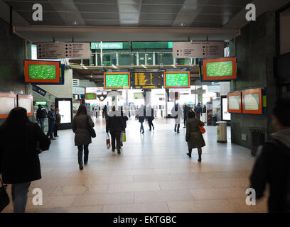 La gare de Cadorna, Trenord, Malpensa Express, la place Piazza Cadorna, Milan, Lombardie, Italie, Europe Banque D'Images