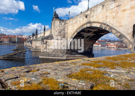 Arches en pierre gothique, Prague Pont Charles vue scène paysage vue panoramique Prague République tchèque Pont Charles Banque D'Images