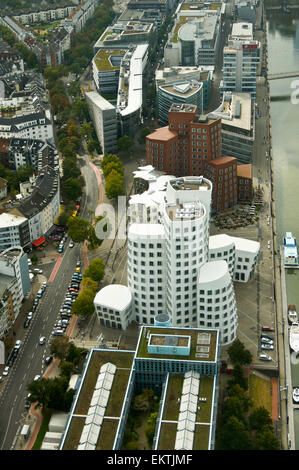 Nouveau Zollhof par Frank Gehry, 1999,, Medienhafen Rheinhafen, Düsseldorf, Nordrhein-Westfalen, Allemagne Banque D'Images