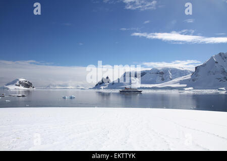 L'Île Danco ou Isla Dedo est une île au large de l'Antarctique, 1 milles marins (2 km) de long située dans la partie sud du Canal Errera, Banque D'Images