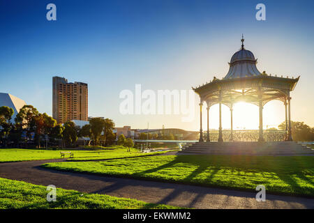 Elder Park est un espace ouvert public situé dans la ville de adelaide sur les rives de la rivière Torrens Banque D'Images