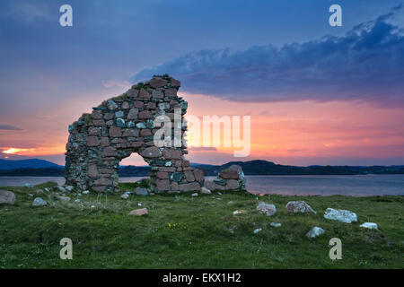 Ruines au lever du soleil sur l'île d'Iona, Ecosse Banque D'Images