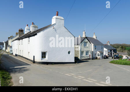 Blanc traditionnel des chalets dans le village de East Devon Prawle Banque D'Images