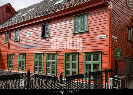 Le fameux Bryggen Hanseatic / Allemand Warf, Bryggen à Bergen, Norvège. Banque D'Images