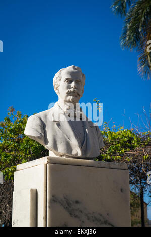 Cuba Trinidad statue sculpture en marbre buste de Jose Marti, héro national de Cuba Banque D'Images