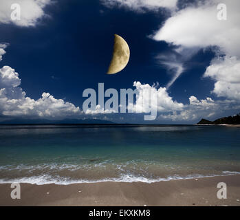 la plage et la lune Banque D'Images