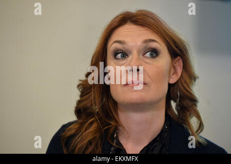 Prague, République tchèque. 14 avr, 2015. Orchestre philharmonique tchèque, conférence de presse pour présenter sa 120e saison musicale 2015-2016 à Prague, République tchèque, le 14 avril 2015. Mezzosopranist tchèque Magdalena Kozena imagée. © Katerina Sulova/CTK Photo/Alamy Live News Banque D'Images