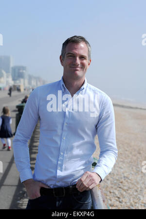 Hove Brighton UK 14 avril 2015 - Parti du Travail éventuel candidat parlementaire pour Hove Peter Kyle dans l'élection générale Banque D'Images