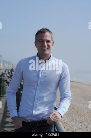 Hove Brighton UK 14 avril 2015 - Parti du Travail éventuel candidat parlementaire pour Hove Peter Kyle dans l'élection générale Banque D'Images