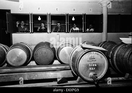 Vue générale de la brasserie Tetley, Leeds, Yorkshire du Sud. 13 Décembre 1967 Banque D'Images