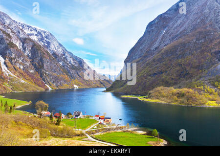 Naeroyfjord - paysage fjord de Sogn og Fjordane région. Banque D'Images