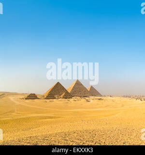 Grandes pyramides de Gizeh, Le Caire, Egypte vallée Banque D'Images