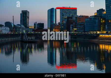 Bâtiments de la media port de Düsseldorf, Rhénanie du Nord-Westphalie, Allemagne, Europe Banque D'Images