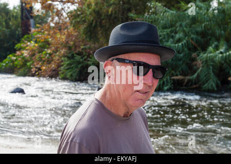 Lewis MacAdams. Raphael Sbarge FoLAR films documentaire sur la Los Angeles River, Los Angeles, Californie, USA Banque D'Images