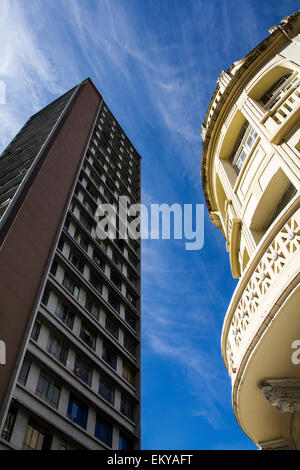 Bâtiments du 15 novembre Rue. Curitiba, Parana, Brésil. Banque D'Images