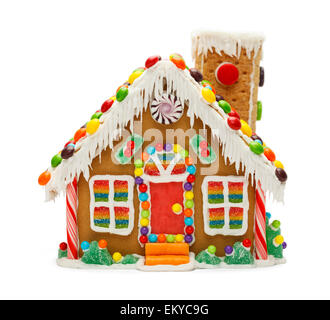 Christmas Gingerbread Cookie Maison avec Candy isolé sur fond blanc. Banque D'Images