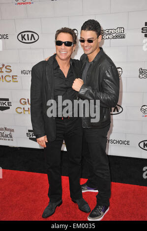 LOS ANGELES, CA - 3 juin 2012 : Jean-Claude Van Damme & fils Christopher à Spike TV's Guys Choice Awards 2012 sur Sony Studios, Culver City, CA. Banque D'Images