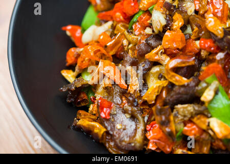 La cuisine chinoise avec boeuf chili pepper Banque D'Images