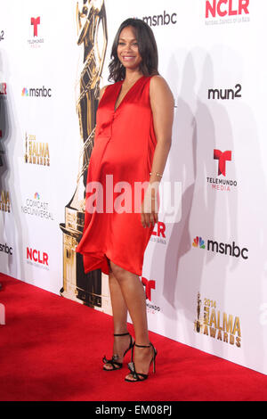 ALMA Awards 2014 et comprennent des arrivées : Zoe Saldana Où : Pasadena, California, United States Quand : 11 Oct 2014 Banque D'Images