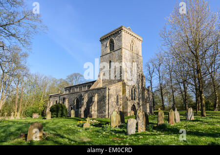 La Holy Trinity Church de Bledlow, dans le Buckinghamshire. Le village est un lieu de tournage fréquents pour meurtres Midsomer. Banque D'Images