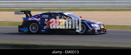 Oscherleben, Allemagne. 14 avr, 2015. Pilote de course suédois Mattias Ekstrom d'Audi Sport Team Abt équipe en action au cours de l'essai de conduite pour le DTM 2015 allemand de voitures de tourisme (2015) Maîtrise en Oscherleben, Allemagne, 14 avril 2015. Photo : Jens Wolf/dpa/Alamy Live News Banque D'Images