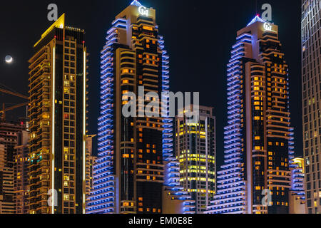 Dubaï, Émirats arabes unis - 7 novembre : vue générale de Dubaï, la nuit, le 7 novembre 2013, DUBAÏ, ÉMIRATS ARABES UNIS. Dubaï a été le plus rapide de la ville en développement Banque D'Images