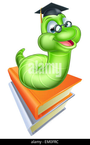Heureux cartoon mascot bookworm worm caterpillar portant des lunettes et graduation hat sur une pile de livres Banque D'Images