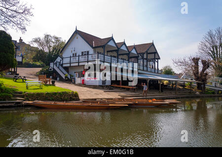 Station Nautique Bathwick baignoire et batelier Restaurant sur la rivière Avon Banque D'Images