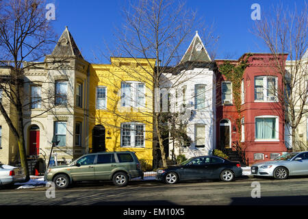 Vieilles maisons colorées dans le quartier historique de Georgetown, Washington DC, USA. Banque D'Images