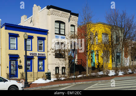 Vieilles maisons colorées dans le quartier historique de Georgetown, Washington DC, USA. Banque D'Images