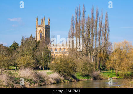 Église St Peter ad Vincula près de la rivière Avon Hampton Lucy Warwickshire Angleterre Royaume-Uni GB Europe Banque D'Images