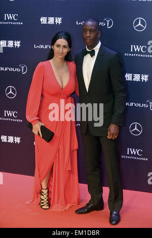 Shanghai, Chine. 15 avril, 2015. Michael Johnson et Guest Ex sportif & Tv commentateur (Royaume-Uni uniquement) Laureus World Sports Awards (Royaume-Uni uniquement) Shanghai, Grand Théâtre de Shanghai, Chine 15 avril 2015 Dit is77479 Allstar Crédit : photo library/Alamy Live News Banque D'Images