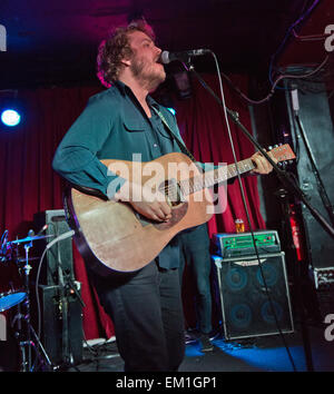 Putney, Londres, Royaume-Uni. 14 avril, 2015. Benjamin Folke Thomas fonctionne à la demi-lune, Putney, au début d'une tournée de 11 jours, le lancement de son nouvel album 'État voyou l'esprit'. Date 14/04/2015 Ref : Crédit : charlie bryan/Alamy Live News Banque D'Images