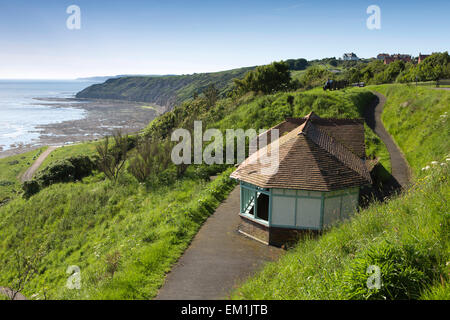 Royaume-uni, Angleterre, dans le Yorkshire, Scarborough, en falaise, Holbeck Gardens, un abri avec merveilleuse vue sur la mer Banque D'Images