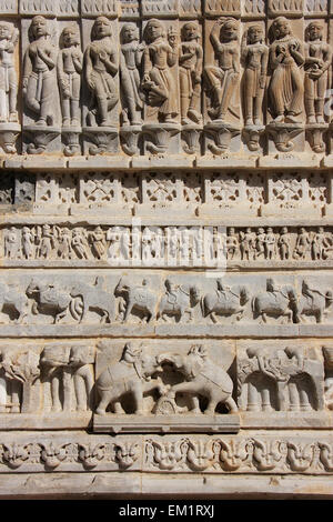 La sculpture décorative, Jagdish temple, Udaipur, Rajasthan, Inde Banque D'Images