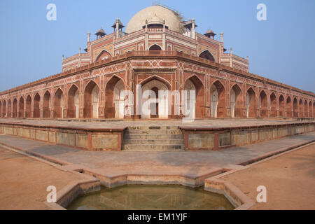 Tombe de Humayun à Delhi, en Inde. Il a été le premier jardin-tombe sur le sous-continent indien. Banque D'Images