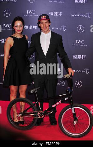 Shanghai, Chine. 15 avril, 2015. VICKY GOMEZ pose pour des photos sur le tapis rouge lors de l'arrivée de la Laureus Awards Edition - 2015, au Grand Théâtre de Shanghai, Chine. Credit : Marcio Machado/ZUMA/Alamy Fil Live News Banque D'Images