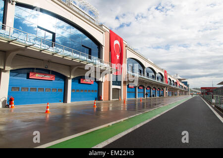 ISTANBUL, TURQUIE - 25 octobre 2014 : Paddock d'Istanbul Park Circuit de course au cours de Ferrari Racing Days Banque D'Images