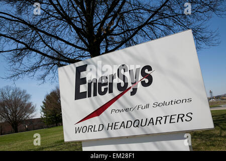 Un logo signer devant le siège de Enersys à Reading, Pennsylvanie. Banque D'Images