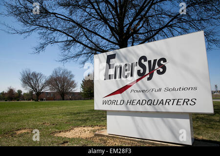 Un logo signer devant le siège de Enersys à Reading, Pennsylvanie. Banque D'Images