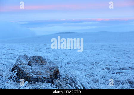 Lever du soleil dans les montagnes du nord du Caucase, en Russie. Banque D'Images