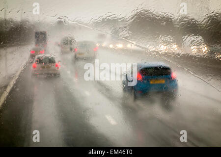 Sur l'autoroute dans Heavy Rain Banque D'Images
