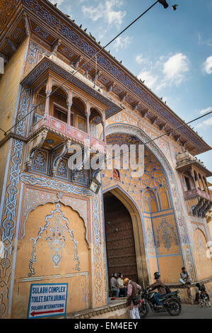 Passerelle magnifiquement décorées dans la ville de Jaipur, Rajasthan, Inde Banque D'Images