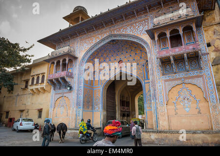 Passerelle magnifiquement décorées dans la ville de Jaipur, Rajasthan, Inde Banque D'Images