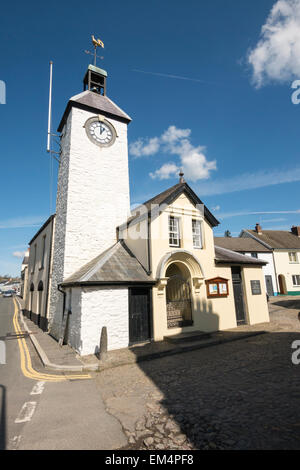 Hôtel de ville et Tour de l'horloge, rue King Carmarthenshire Carmarthen Wales Banque D'Images