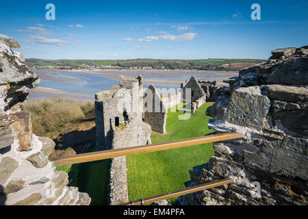 Llansteffan Castle et Tywi Carmarthenshire Estuaire Pays de Galles Banque D'Images